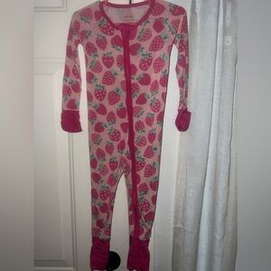 Little sleepies strawberry zippy
